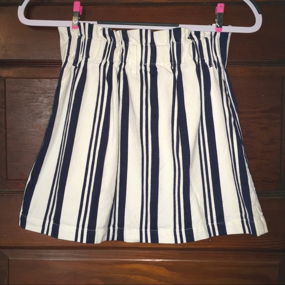 Small Skirt - Picture 2 of 3